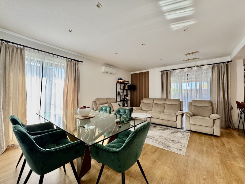 Tunari, vila premium cu gradina si design contemporan.