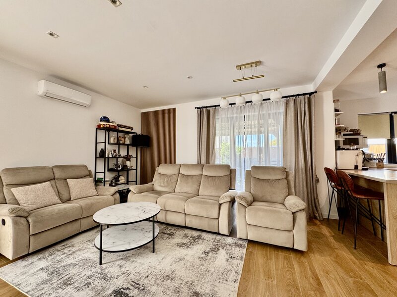 Tunari, vila premium cu gradina si design contemporan.