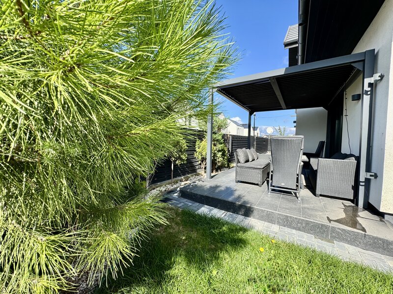 Tunari, vila premium cu gradina si design contemporan.